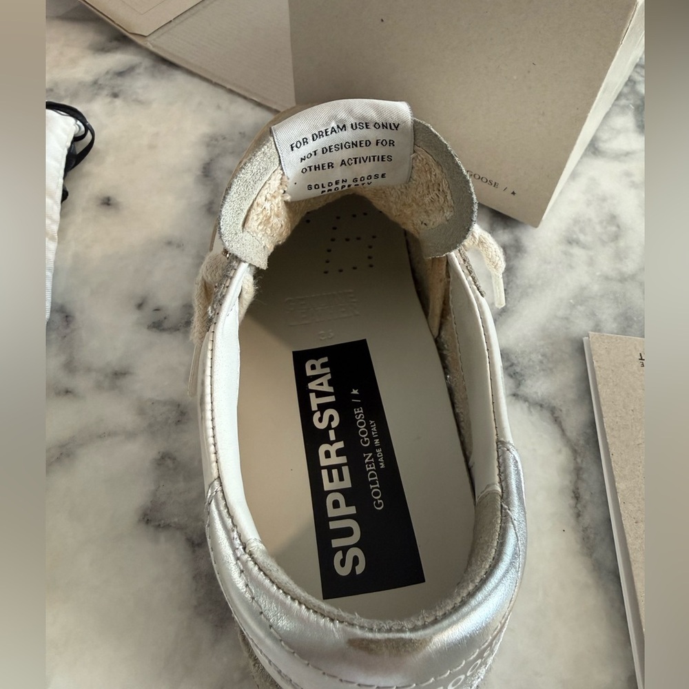 Women’s golden goose size 7, worn maybe 5 times! Excellent condition - Picture 3 of 9